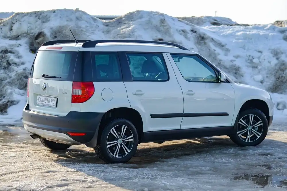 Skoda Yeti 2012 года с богатой комплектацией - Легковые автомобили (Авто) в Канаш