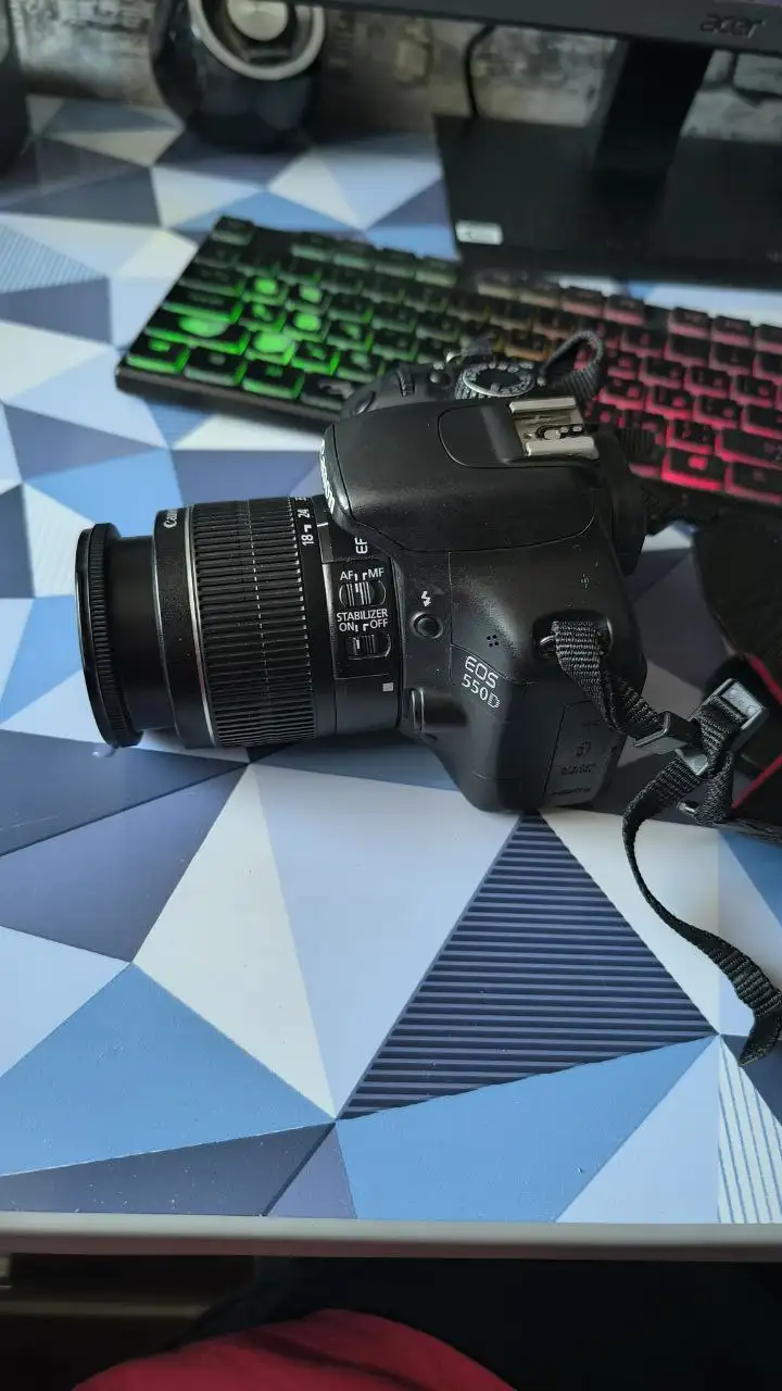 Продажа зеркального фотоаппарата Canon 550D - Фототехника (Электроника) в Чебоксары