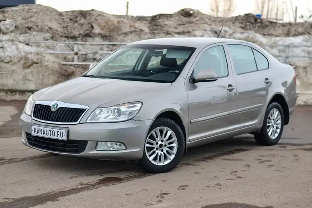 Skoda Octavia 2011 года с полной комплектацией - Грузовые и коммерческие в Канаш