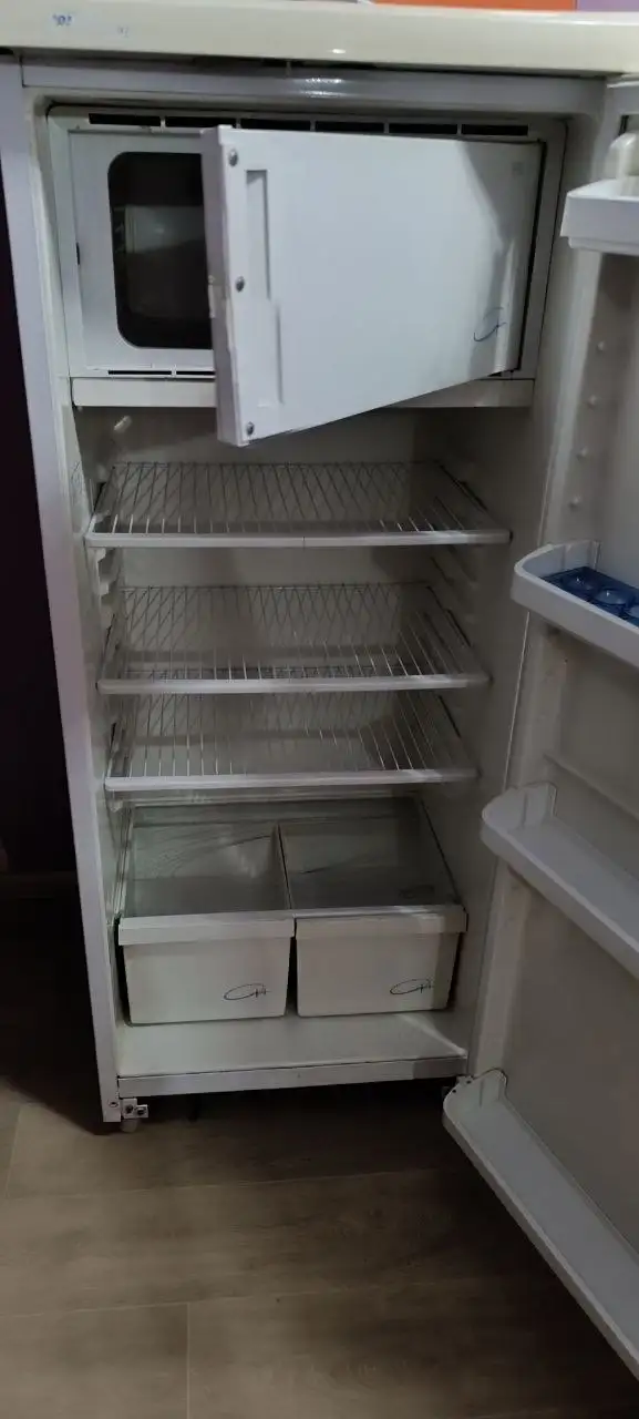 Продам холодильник в рабочем состоянии - Холодильники (Барахолка) в Чебоксары