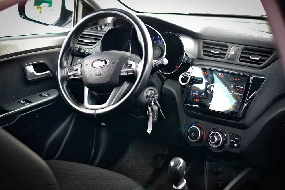 Kia Rio 2014 г.в. в кредит или за наличный расчет - Легковые автомобили (Авто) в Канаш