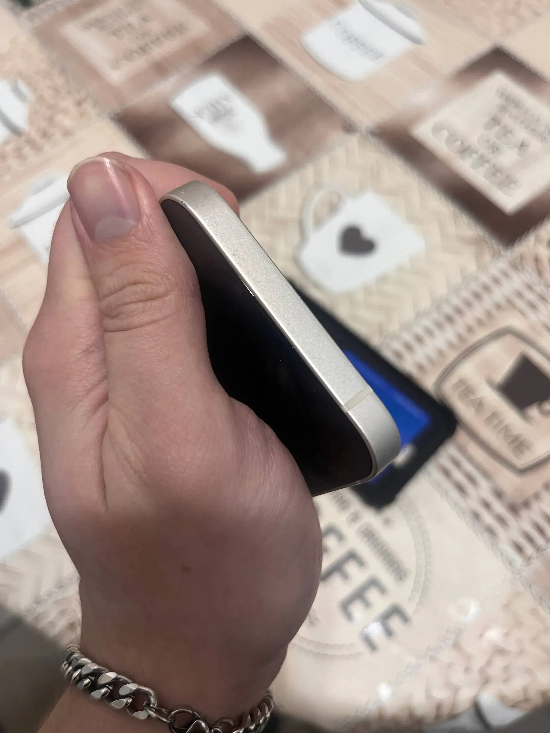 Обмен iPhone 13 на Android или iPhone 11 с доплатой - Смартфоны (Электроника) в Чебоксары