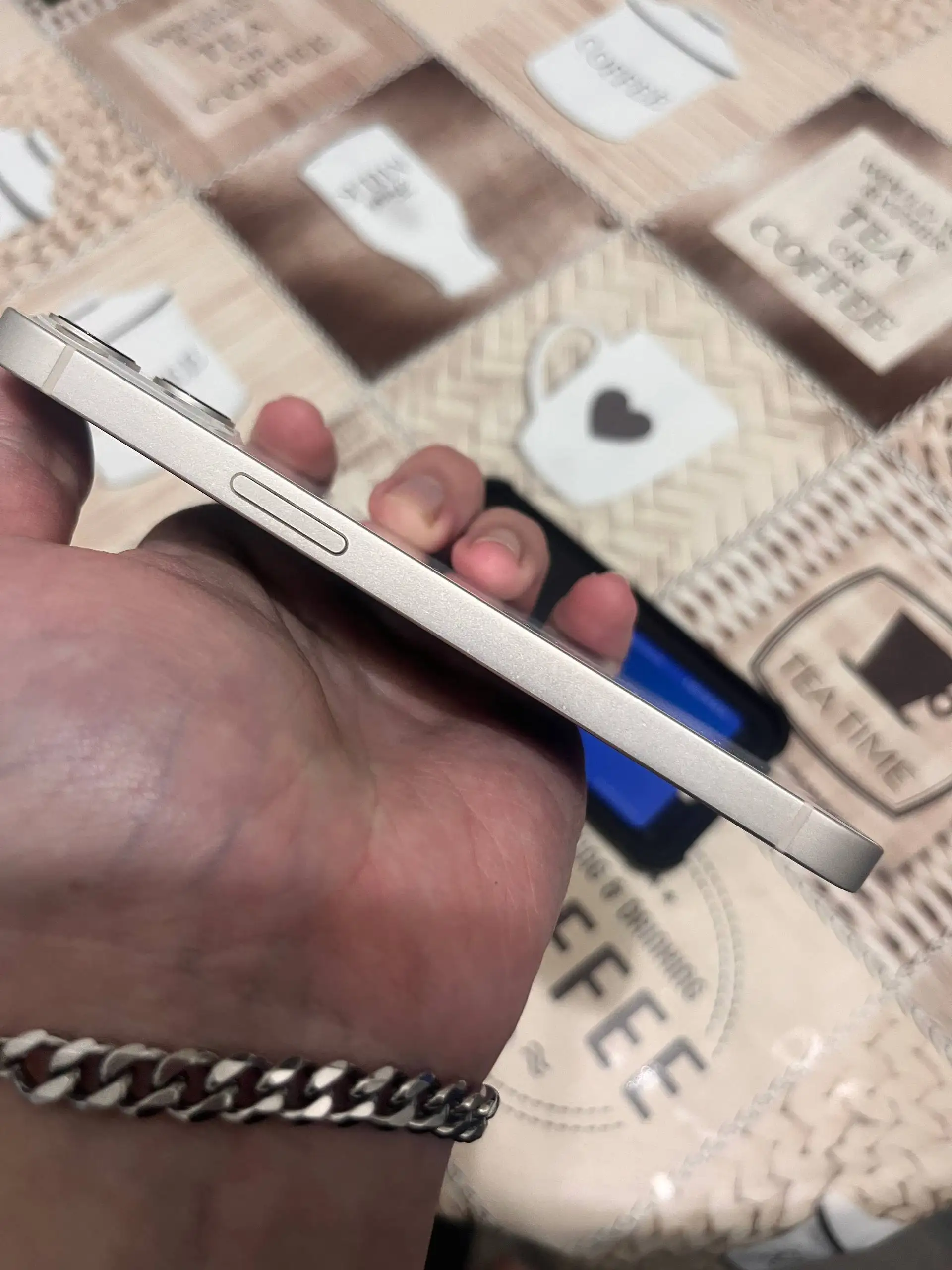 Обмен iPhone 13 на Android или iPhone 11 с доплатой - Смартфоны (Электроника) в Чебоксары