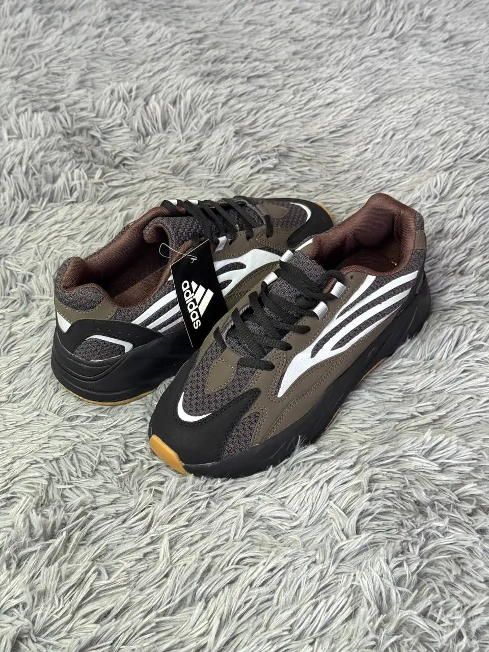 Adidas Yeezy Boost 700 - Обувь (Одежда) в Чебоксары