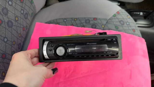 Магнитола Pioneer рабочая - Комплектующие и аксессуары в Чебоксары