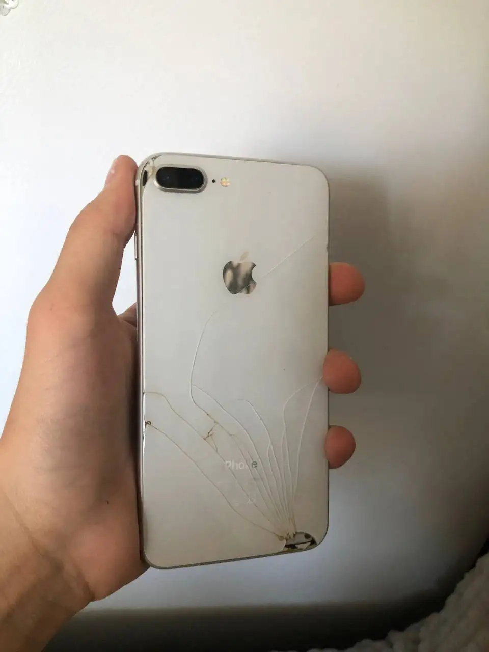 Продам iPhone 8 Plus (разбитый) - Электроника в Чебоксары