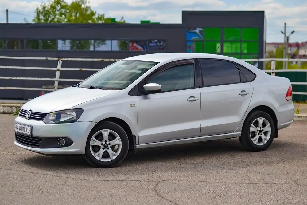 Volkswagen Polo 2011 - Volkswagen Polo (Авто) в Канаш