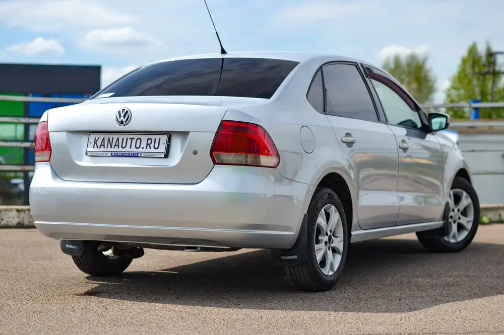 Volkswagen Polo 2011 - Volkswagen Polo (Авто) в Канаш