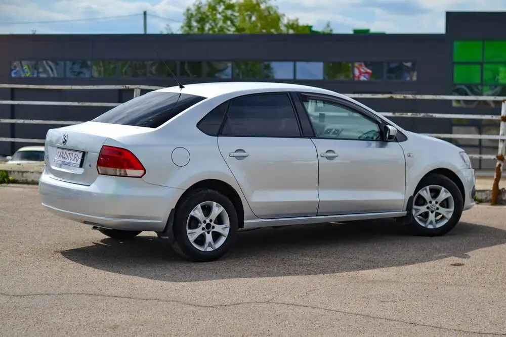Volkswagen Polo 2011 - Volkswagen Polo (Авто) в Канаш