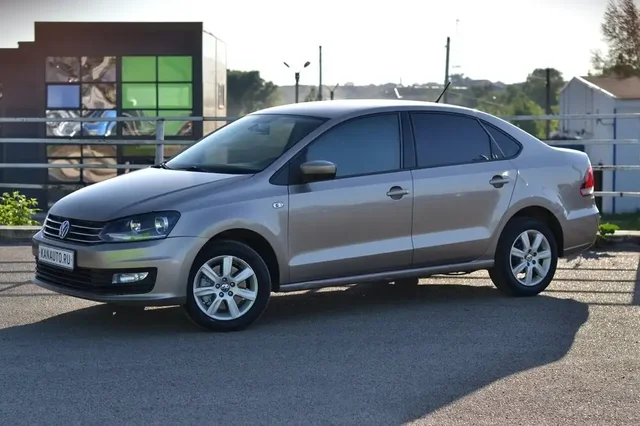 Volkswagen Polo 2016 - частное объявление в Канаш