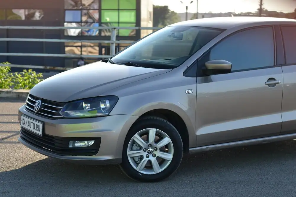 Volkswagen Polo 2016 - Легковые автомобили (Авто) в Канаш
