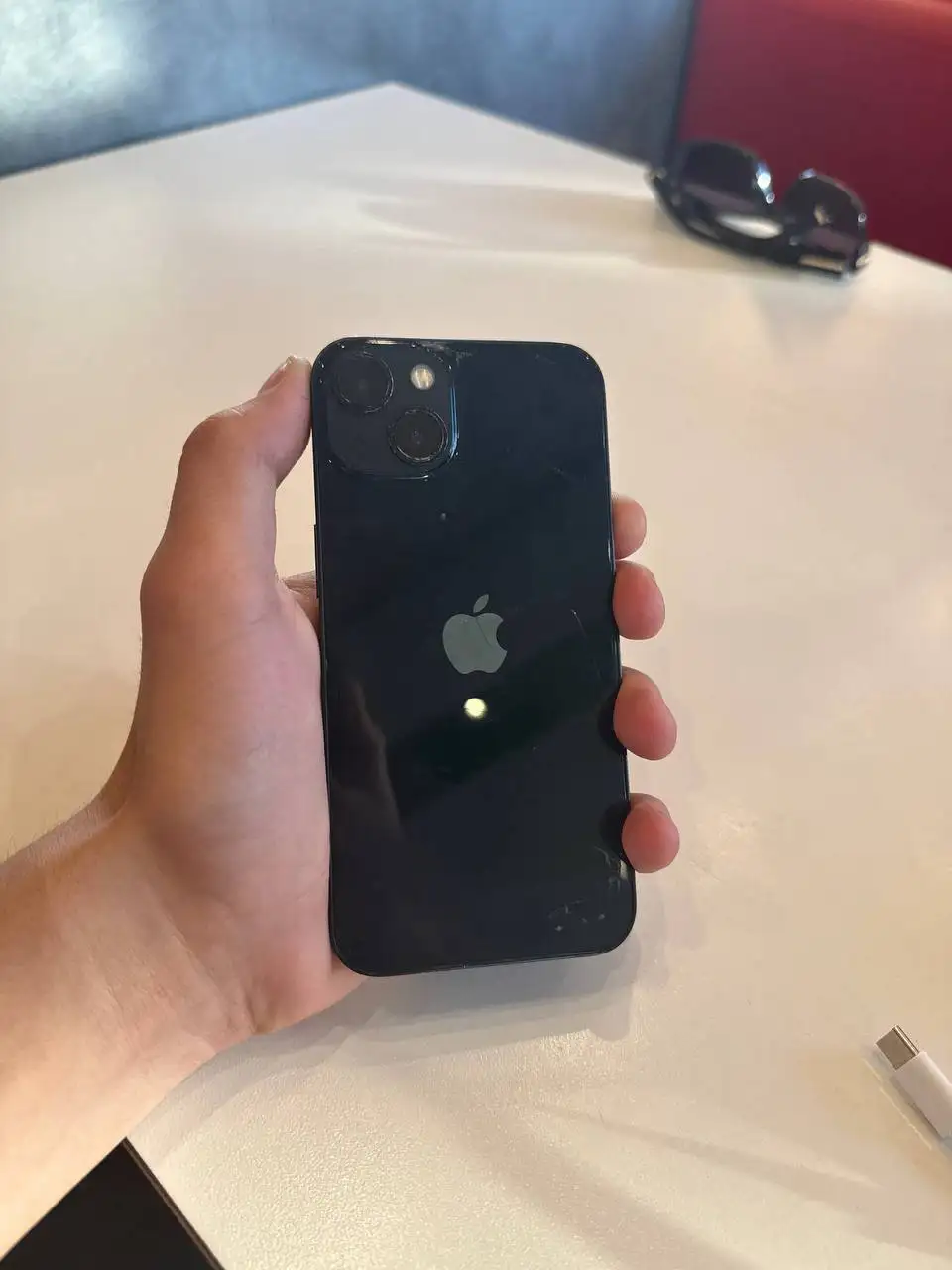 Продам iPhone 13 с разбитой крышкой - Смартфоны и телефоны (Электроника) в Чебоксары