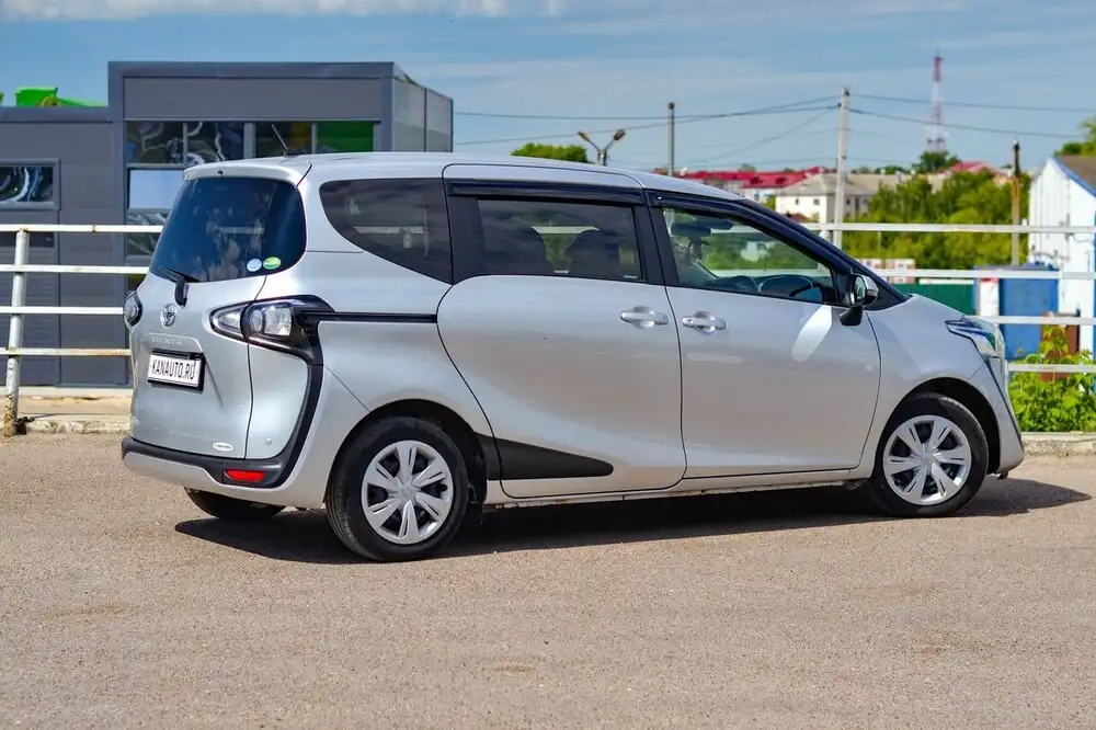 Toyota Sienta 2019 - Легковые автомобили (Авто) в Канаш