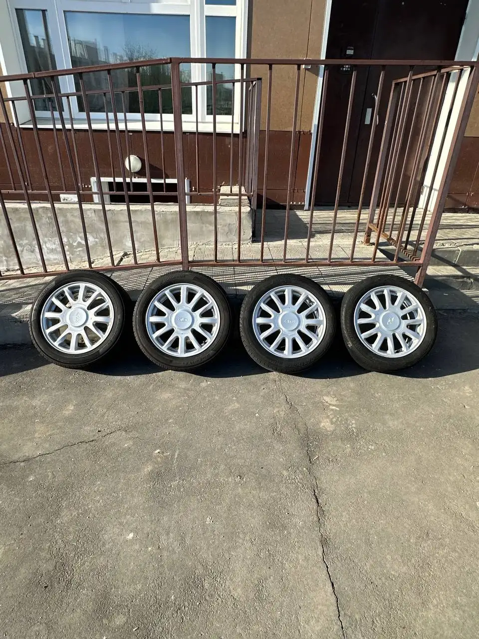 Продам комплект летних колес 185/55 R15 - Шины и диски (Авто) в Чебоксары