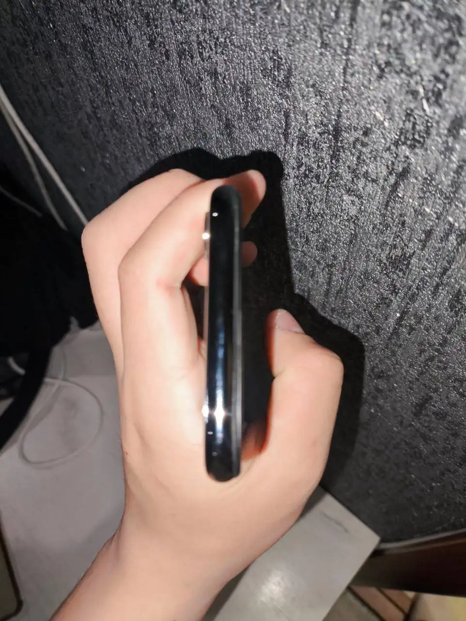 iPhone X (10) 64GB с трещиной на экране - Смартфоны и планшеты (Электроника) в Чебоксары