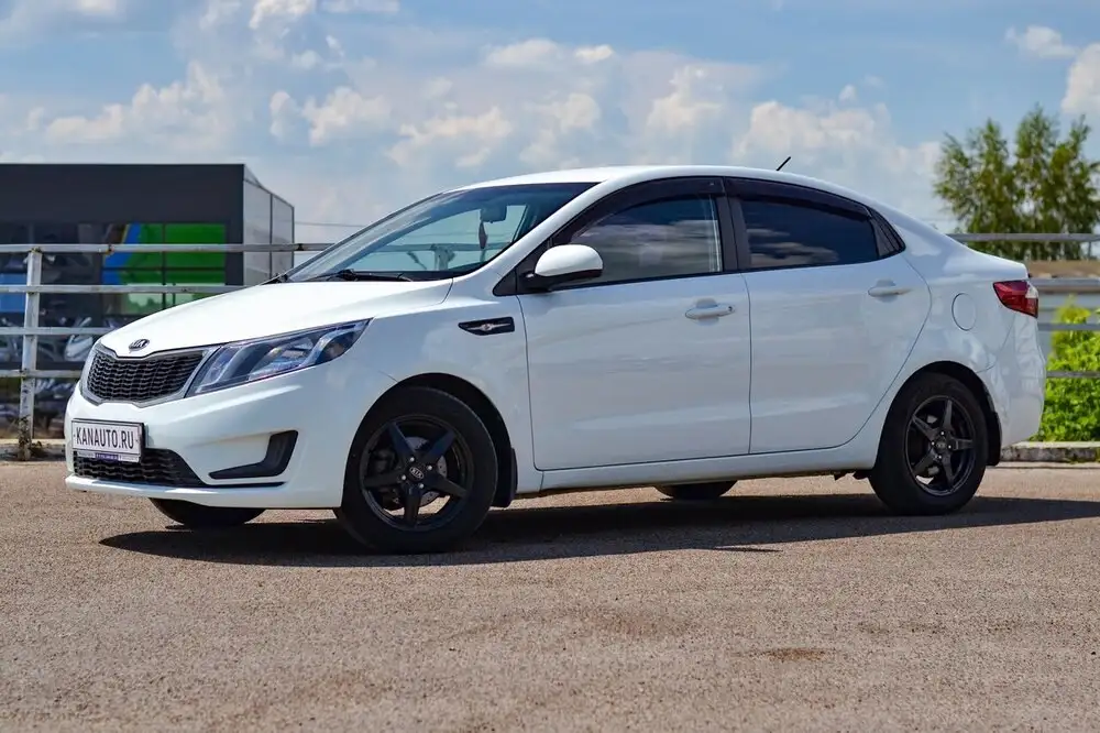 Kia Rio 2014 - Легковые автомобили (Авто) в Канаш