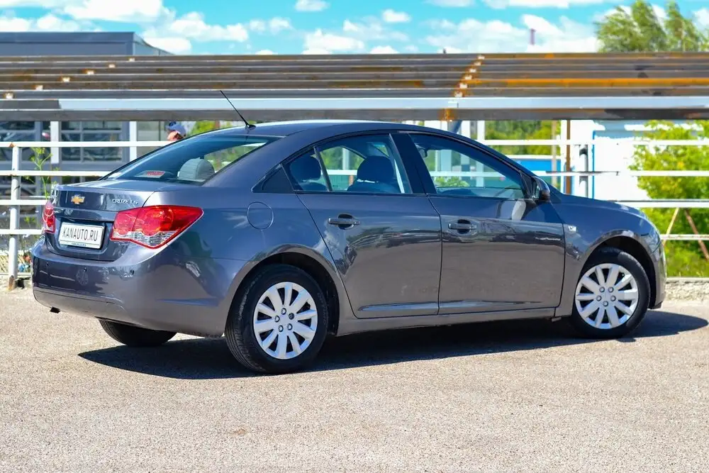 Chevrolet Cruze 2014 1.6 автомат - Легковые автомобили (Авто) в Канаш