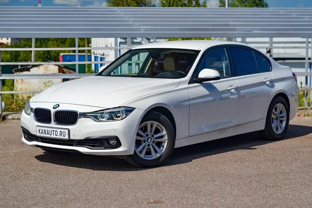 BMW 318i 2016 - Легковые автомобили (Авто) в Канаш