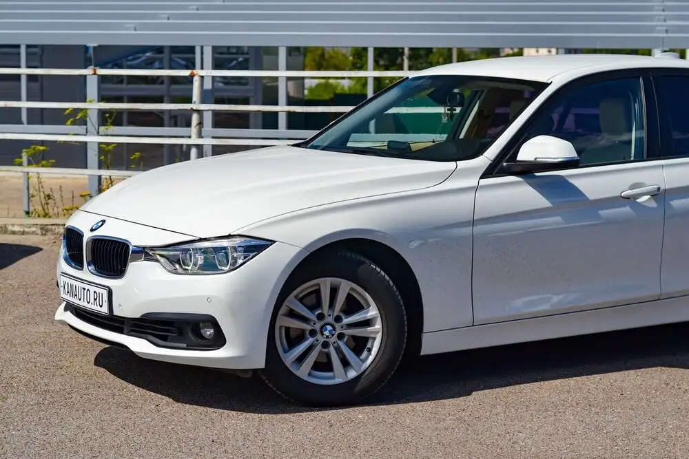 BMW 318i 2016 - Легковые автомобили (Авто) в Канаш