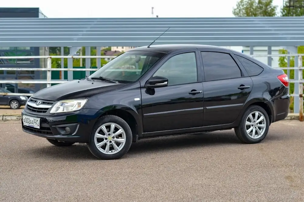 Lada Granta универсал 2015 1.6 16V - Легковые автомобили (Авто) в Канаш