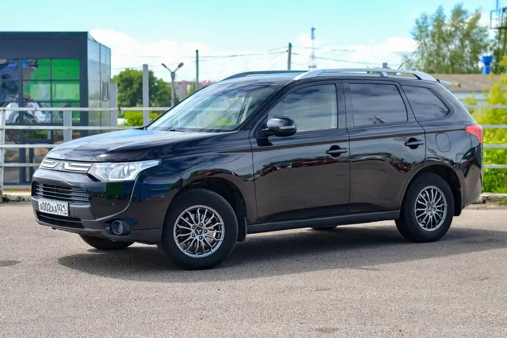 Mitsubishi Outlander 2012 - Легковые автомобили (Авто) в Канаш