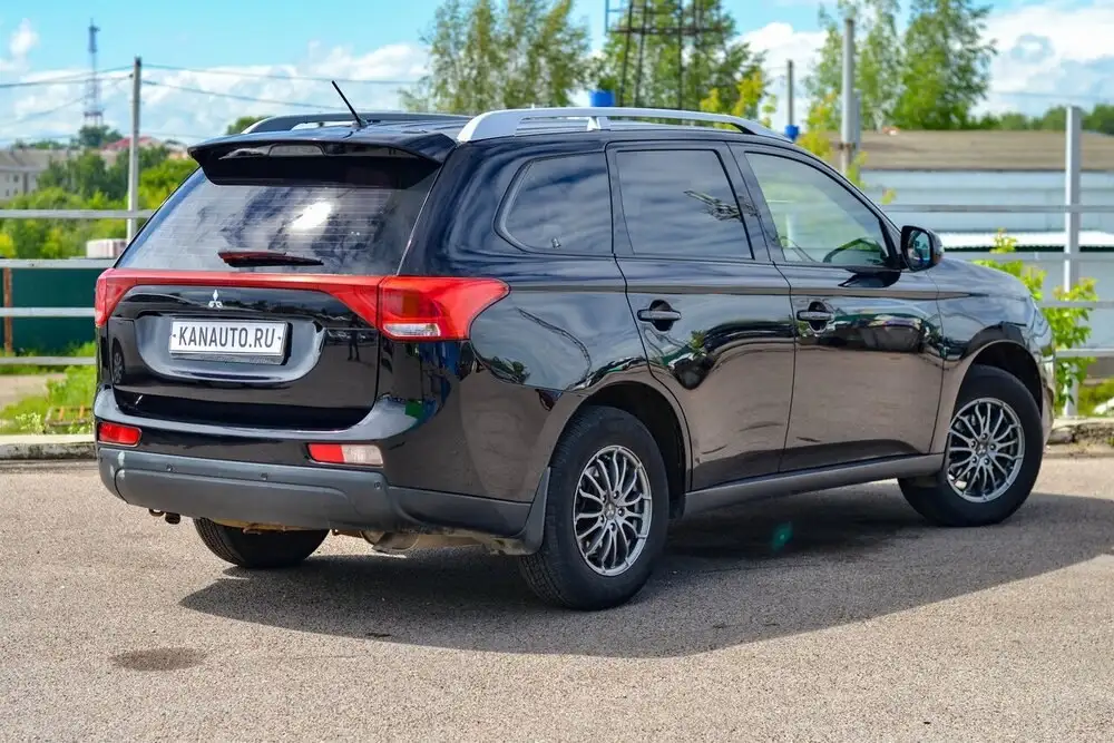 Mitsubishi Outlander 2012 - Легковые автомобили (Авто) в Канаш