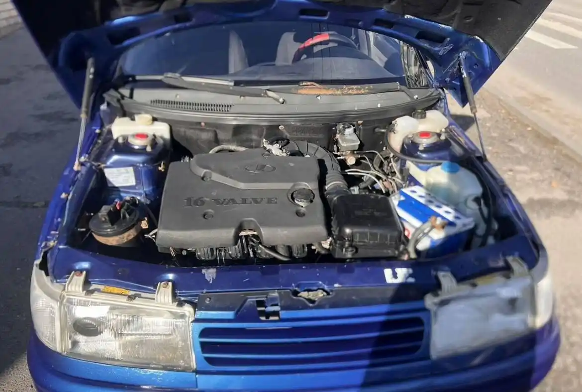 ВАЗ 2112 2005 года