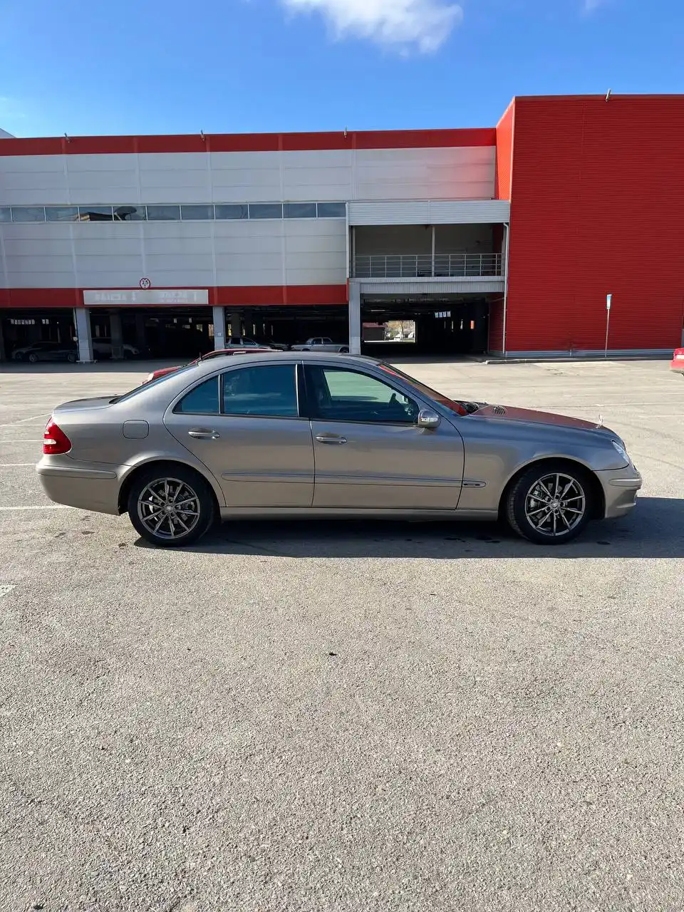 Mercedes Benz w211 2003 года