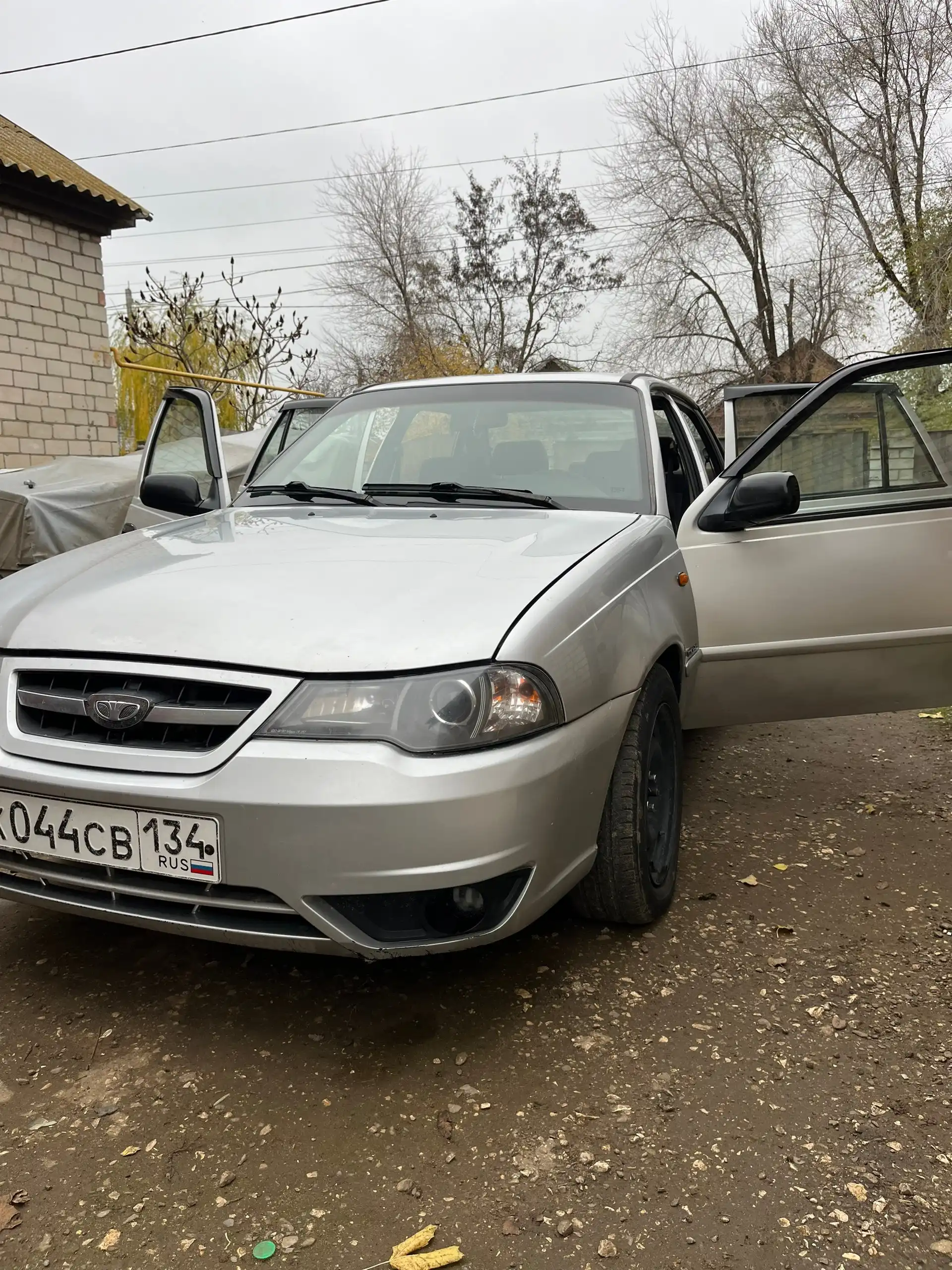 Daewoo Nexia 2011г 1.6 16кл полная комплектация