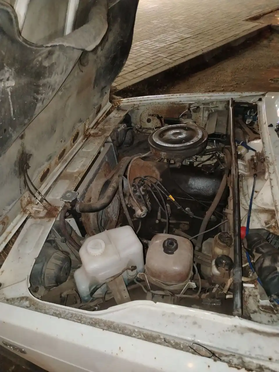 Жигуар 2104 карбюратор 5 ст. Едет, светится, моргает