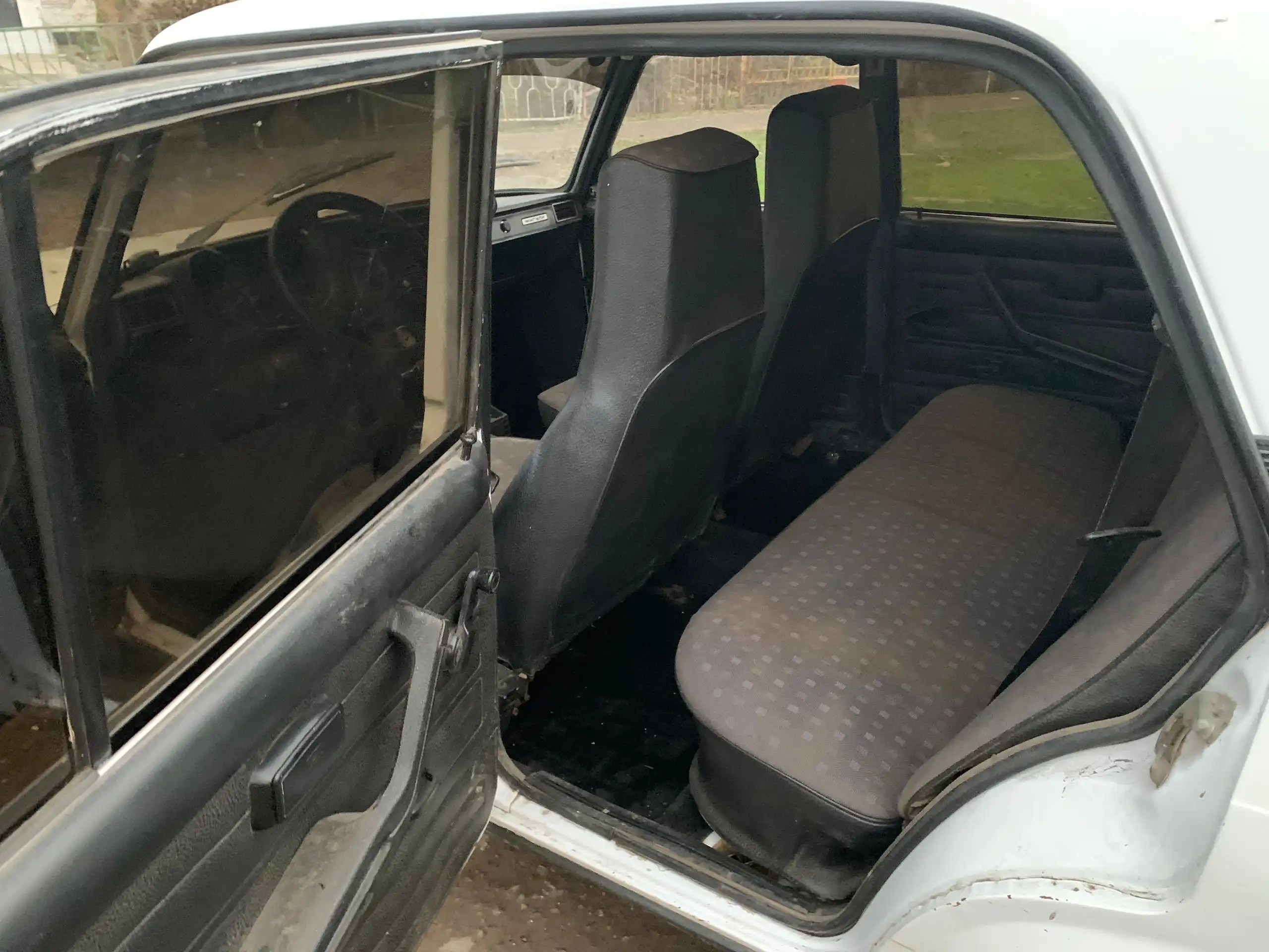 ВАЗ 2107 2003 года в отличном состоянии