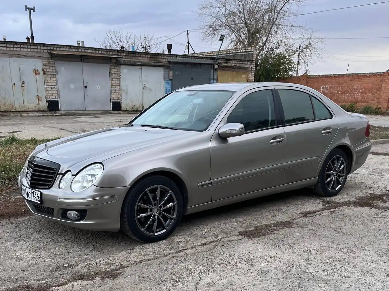 Mercedes E-class 2003 г.в. с пробегом 300000 км