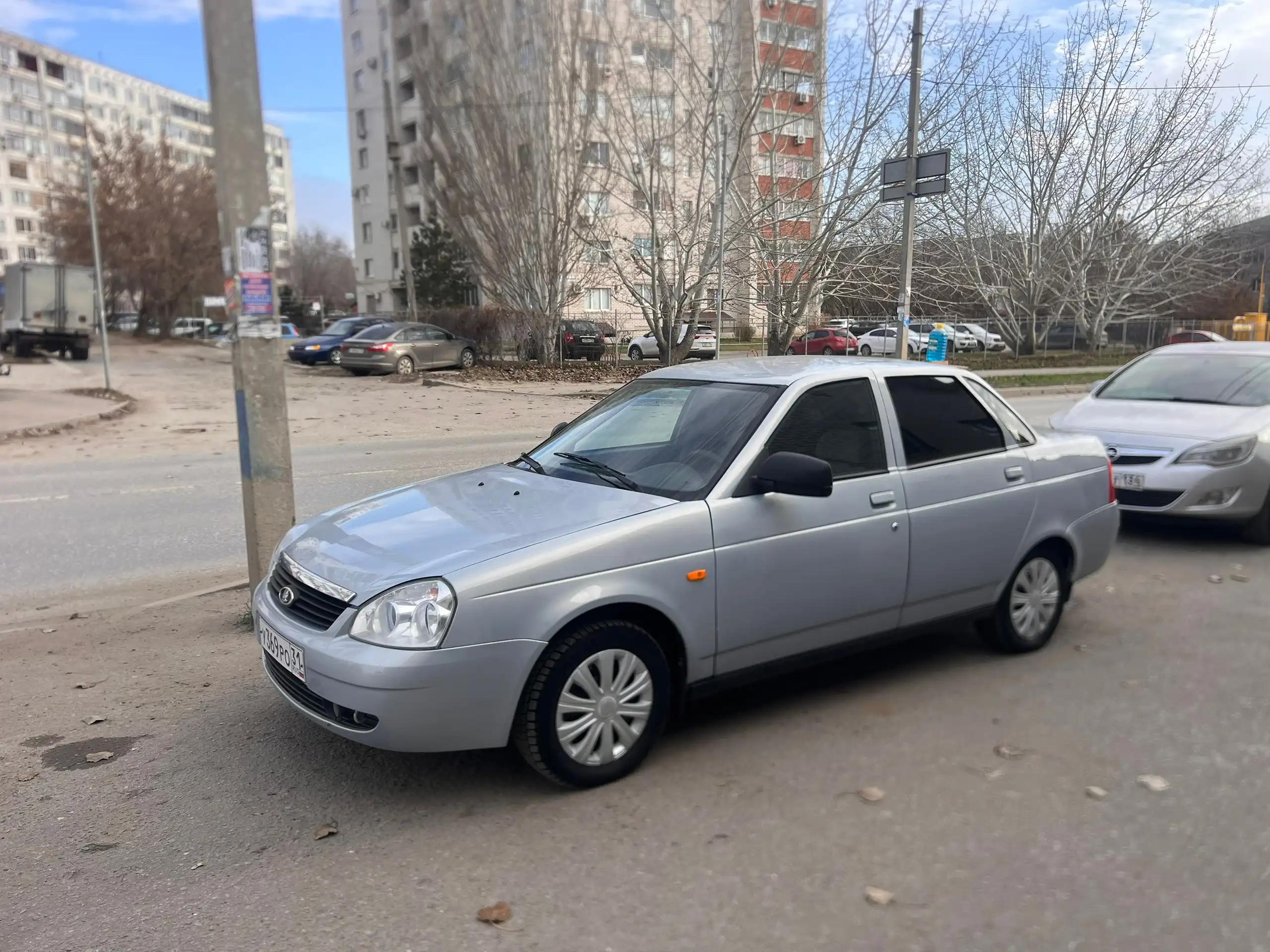 Lada Priora 2007 с ГУРом и хорошей музыкой