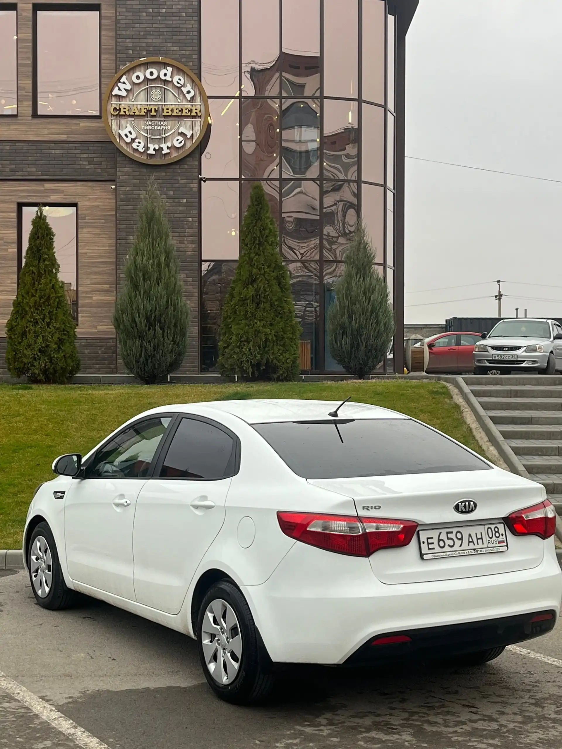 Kia Rio 2014 года выпуска в хорошем состоянии