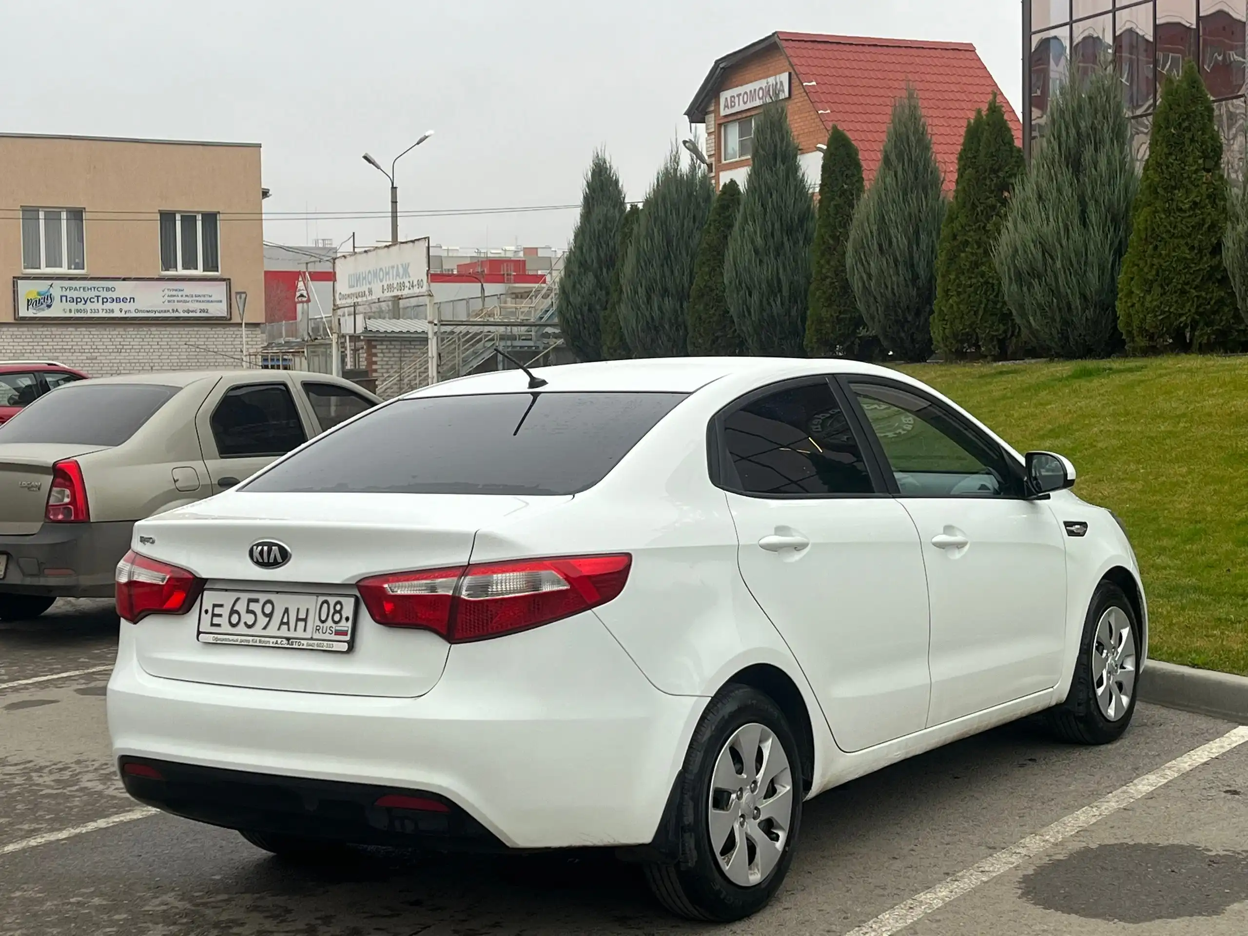 Kia Rio 2014 года выпуска в хорошем состоянии