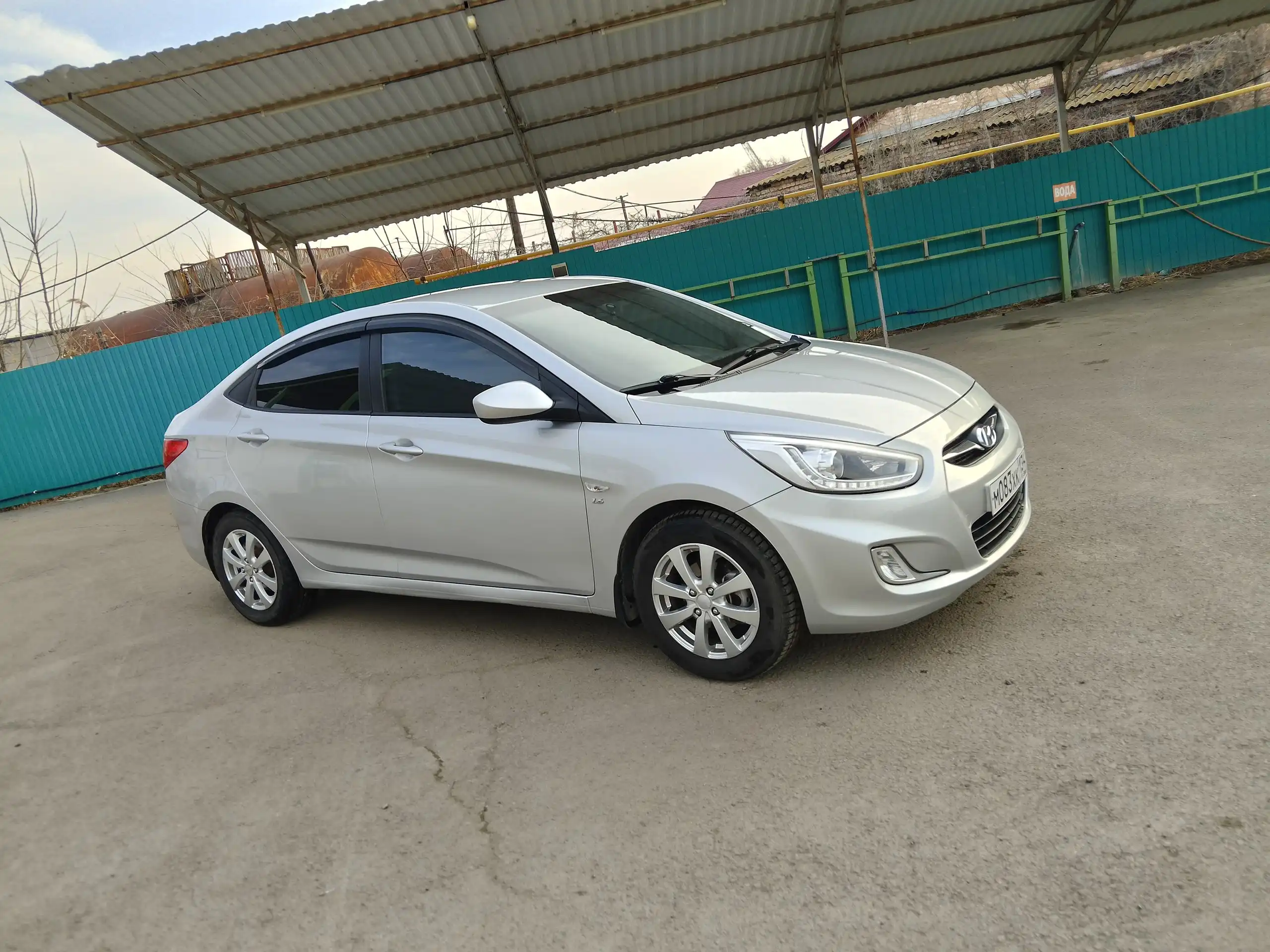 Hyundai Solaris 2013, 1.6, АКПП с автозапуском и шумоизоляцией
