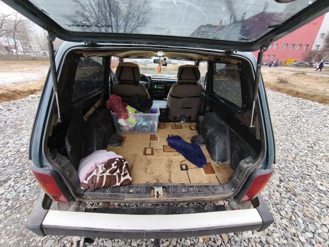 Продажа Нива 21213 1998 года с пробегом 220000 км