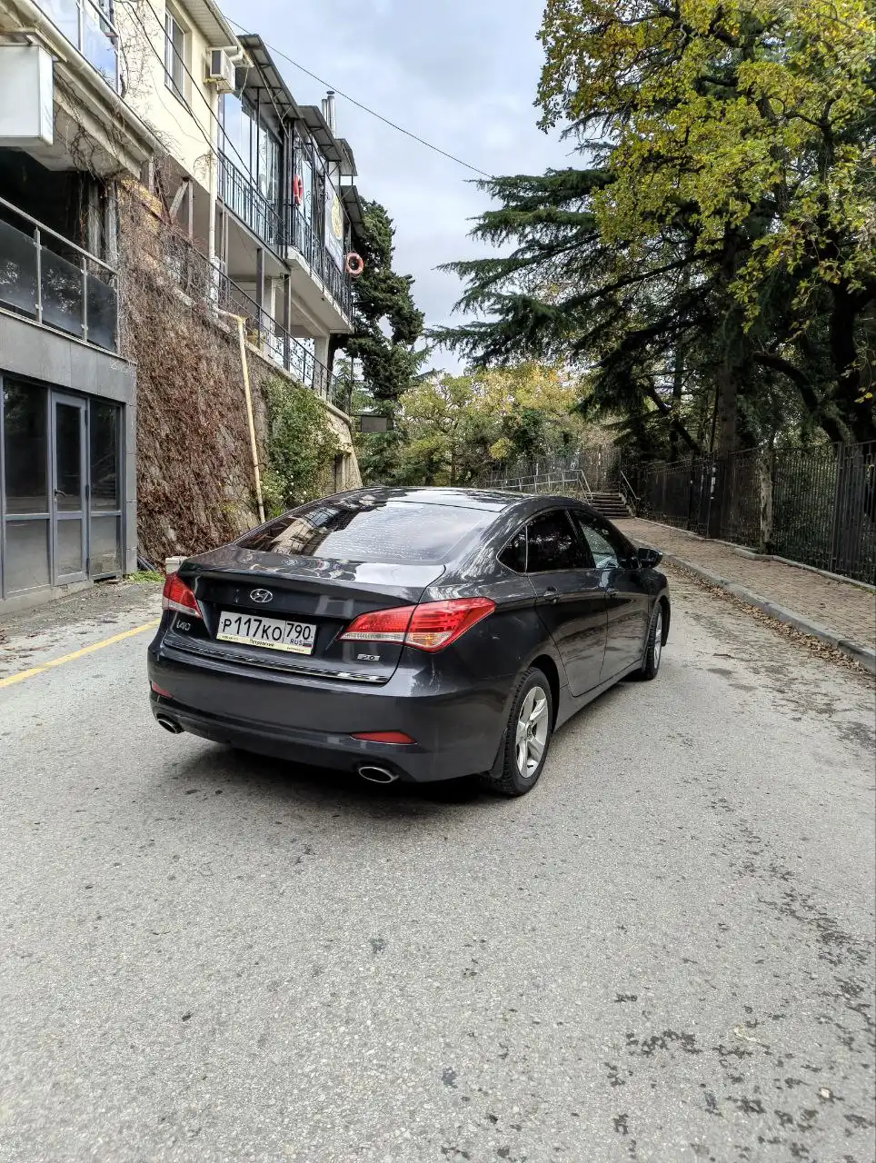 Продается Hyundai i40 2014 года с пробегом 200.000 км