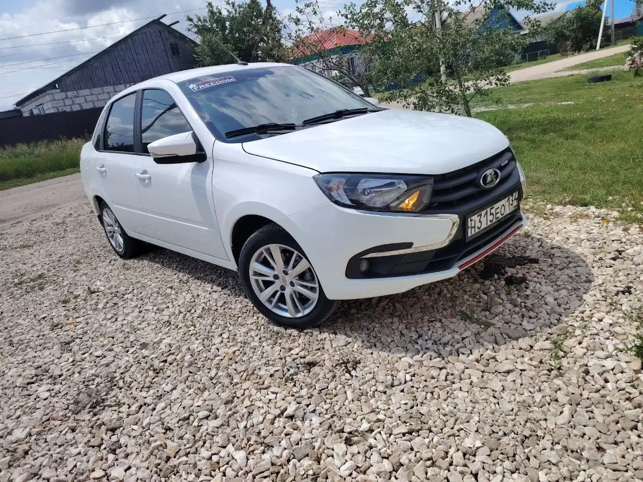 Лада Гранта 2023 года, пробег 45000 км, механика