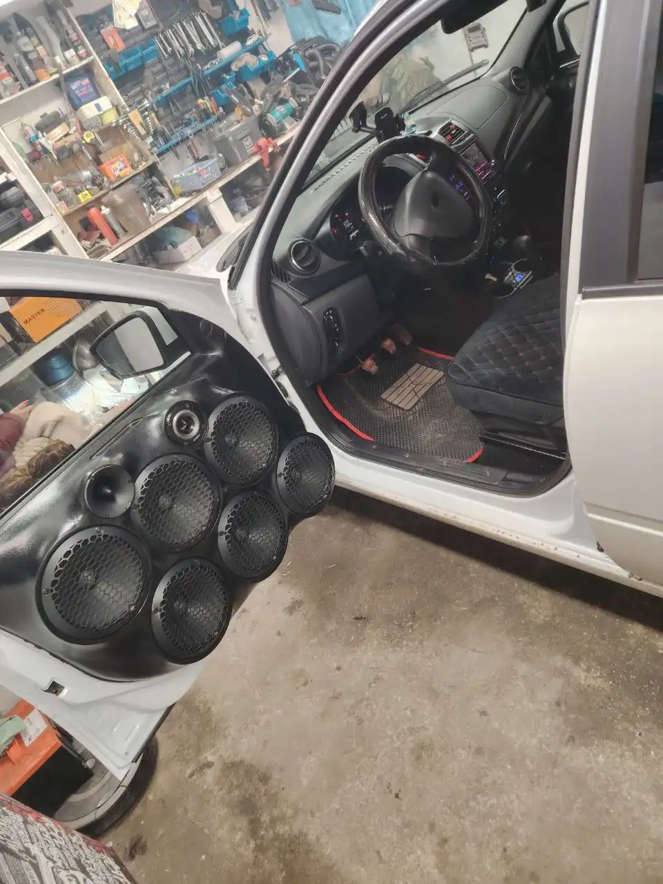 Лада Гранта 2023 года, пробег 45000 км, механика