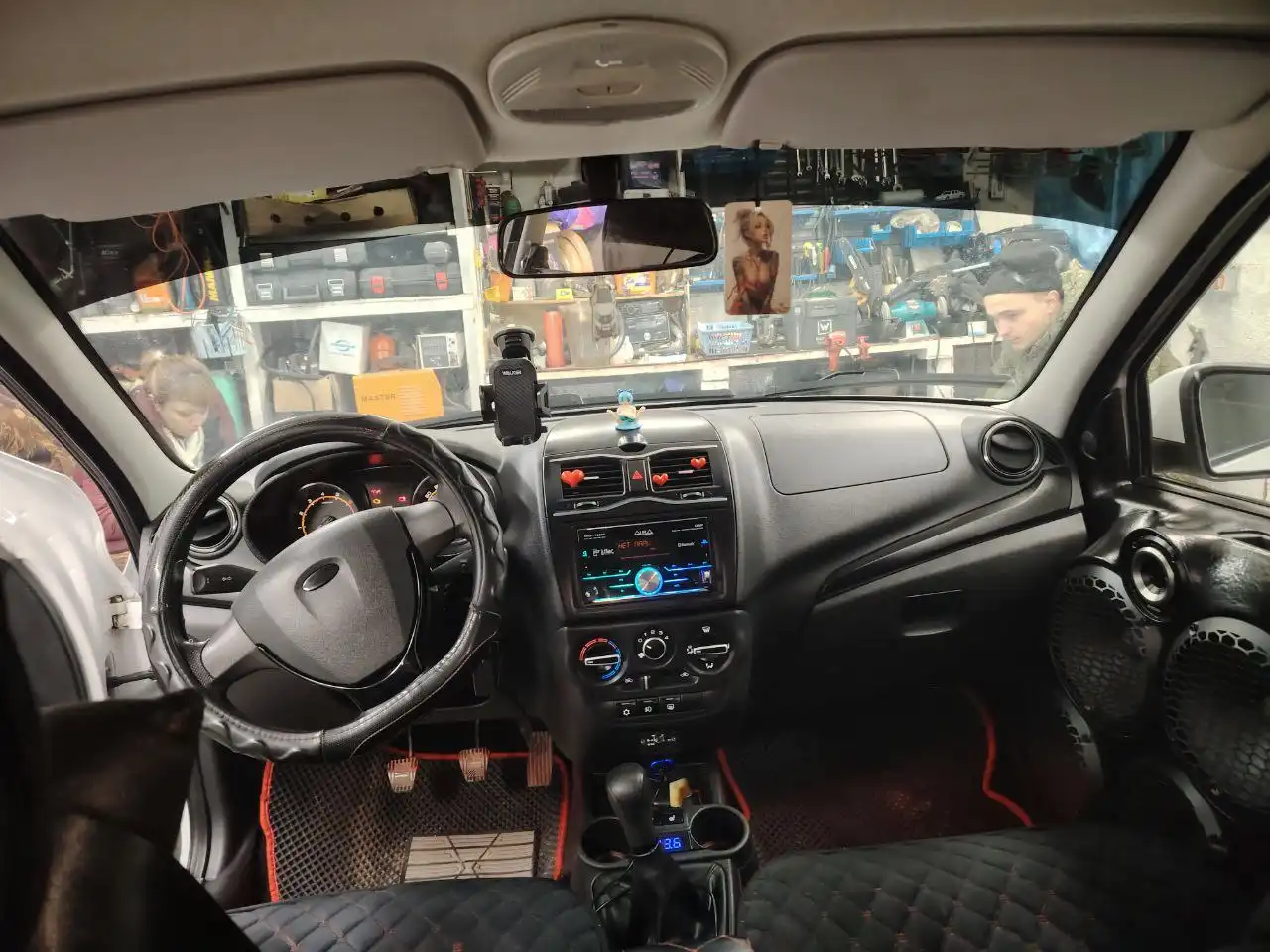 Лада Гранта 2023 года, пробег 45000 км, механика