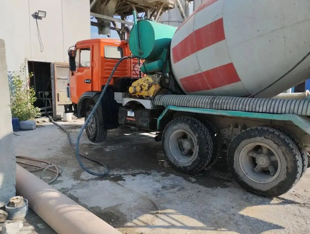 КАМАЗ 5511 1989 года с бочкой 2015 года