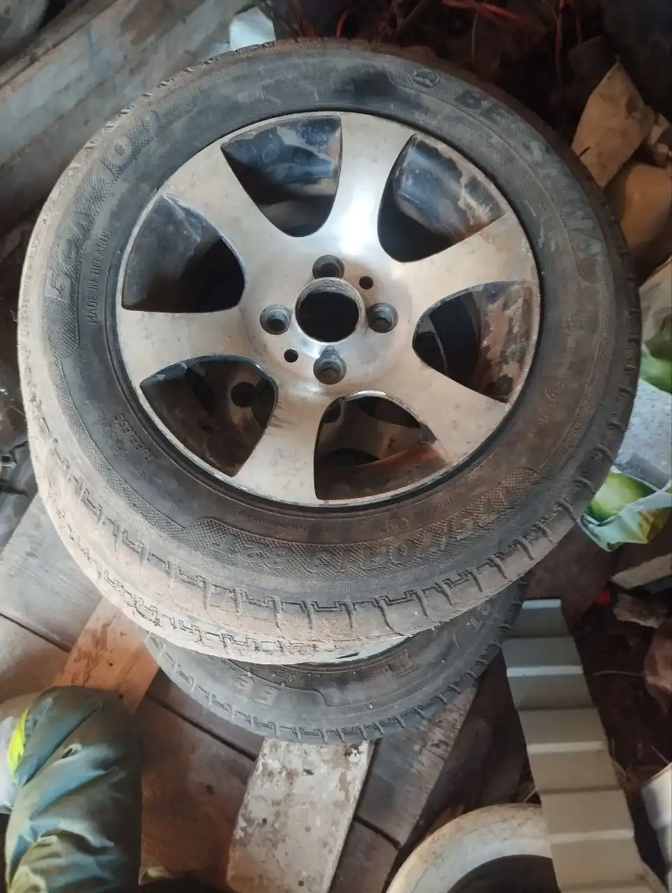 Продам литье R13, зимнюю резину, резонатор Стингер и паук 4.2.1