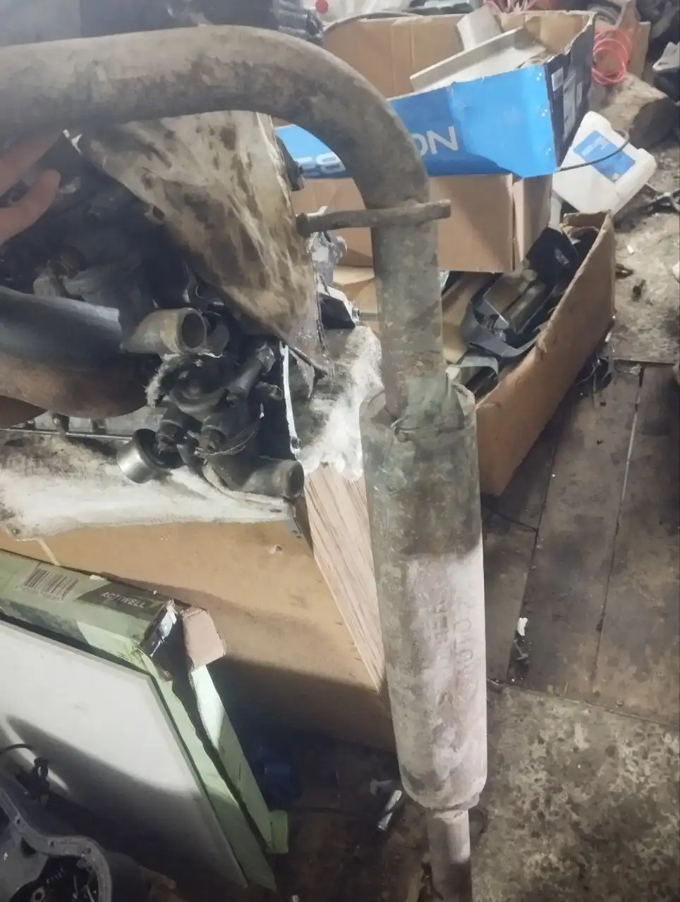 Продам литье R13, зимнюю резину, резонатор Стингер и паук 4.2.1