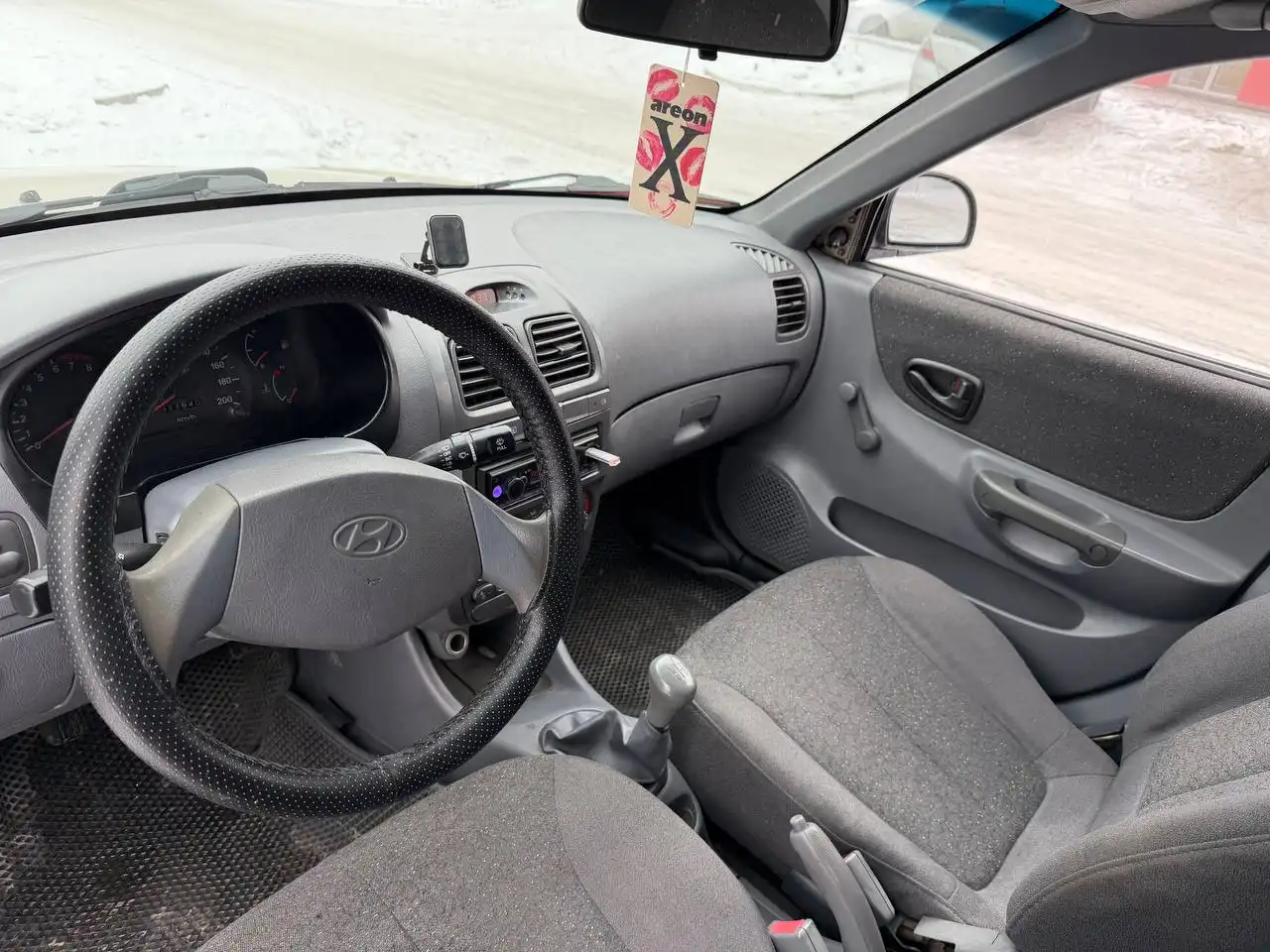 Продажа Hyundai Accent 2004 года с пробегом 300000 км