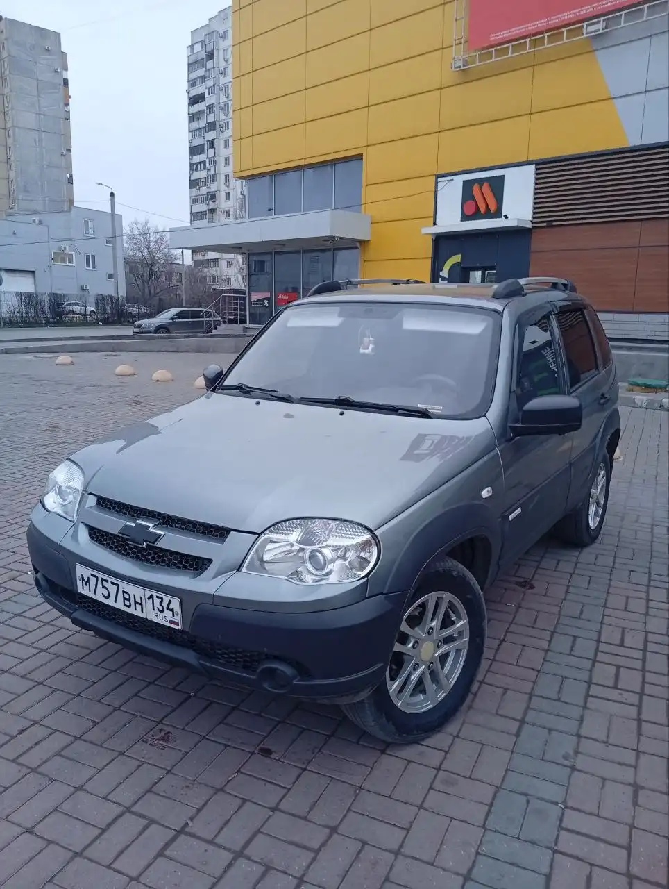 Продажа Chevrolet Niva 2013 года, 145000 км, механическая КПП - Внедорожники (Авто) в Волгоград