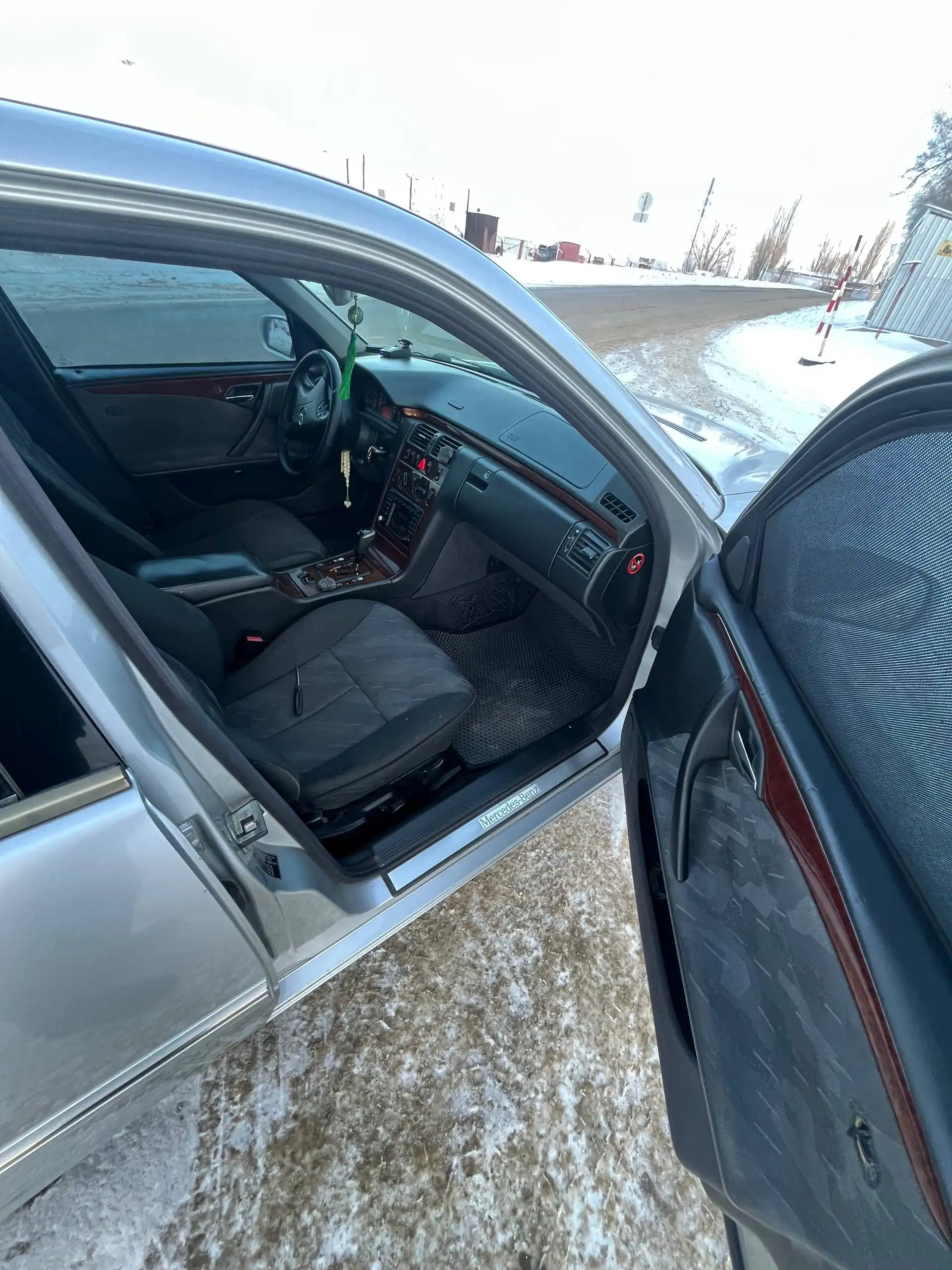Mercedes E W210 2001 года с пробегом 683000 км - Авто в Волгоград