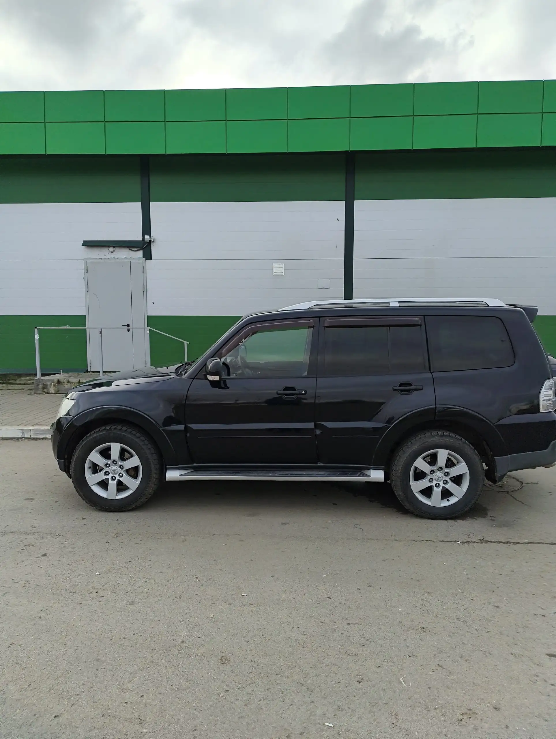 Mitsubishi Pajero внедорожник - Авто в Волгоград