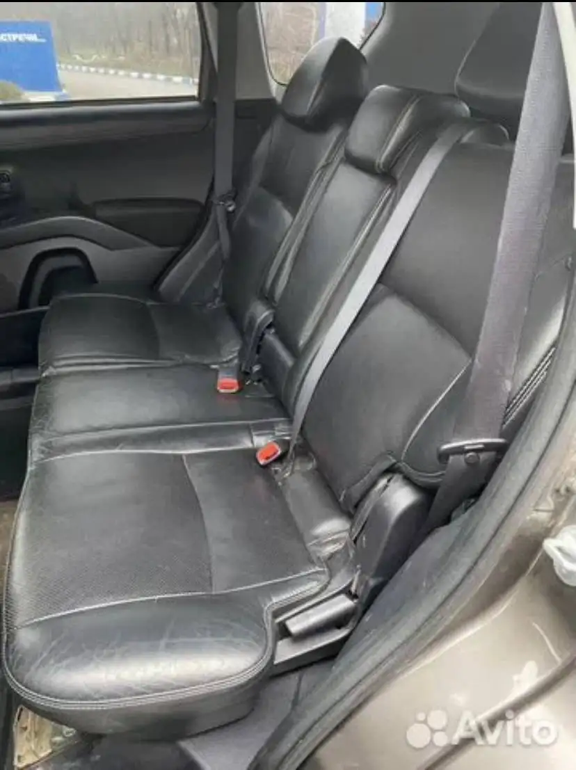 Продажа Mitsubishi Outlander 2010 года - Внедорожники, кроссоверы (Авто) в Элиста