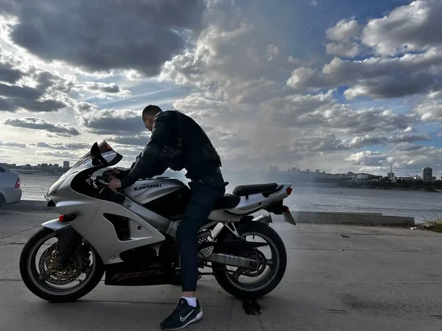 Kawasaki Ninja ZX6R 2002 года - Авто в Волжский